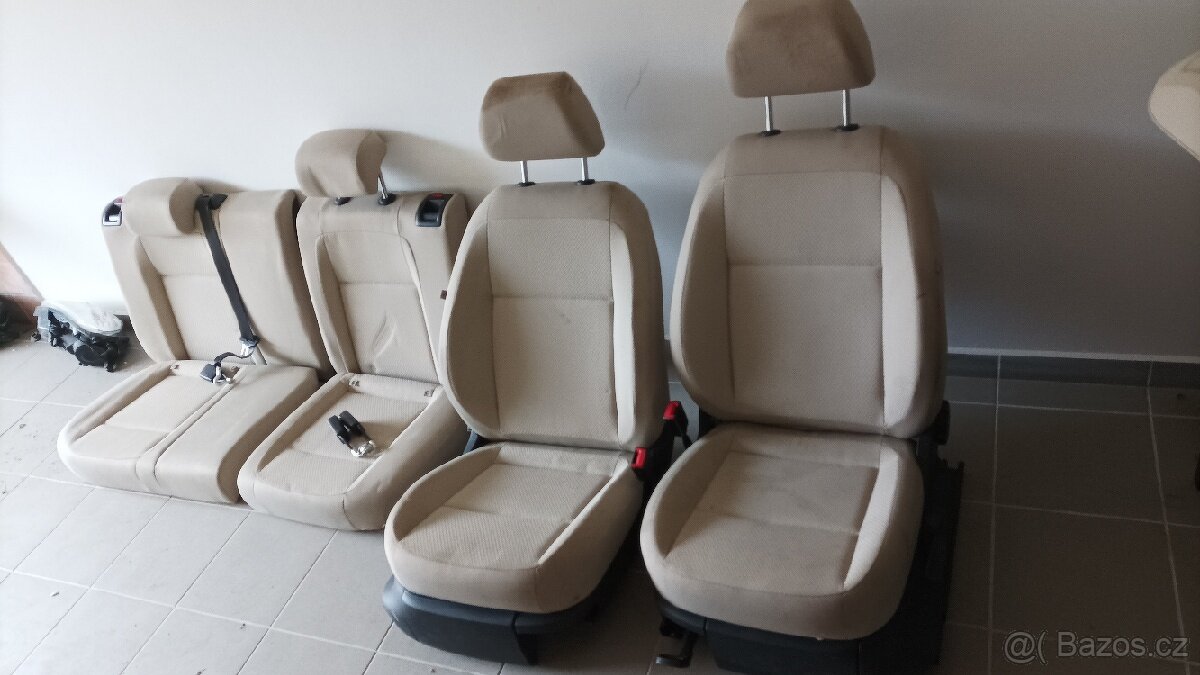 SLEVA Béžové sedačky Fabia II vyhřívání, airbag