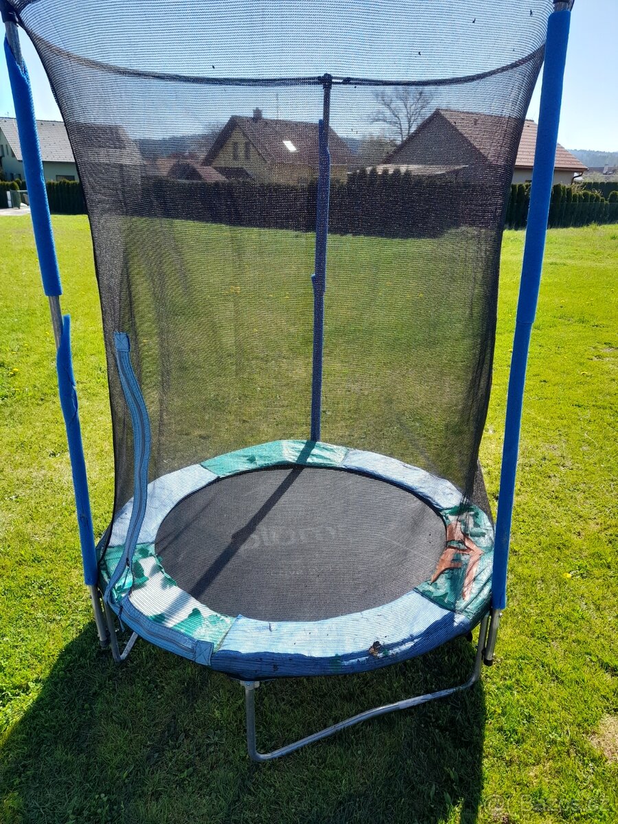 Dětská trampolína