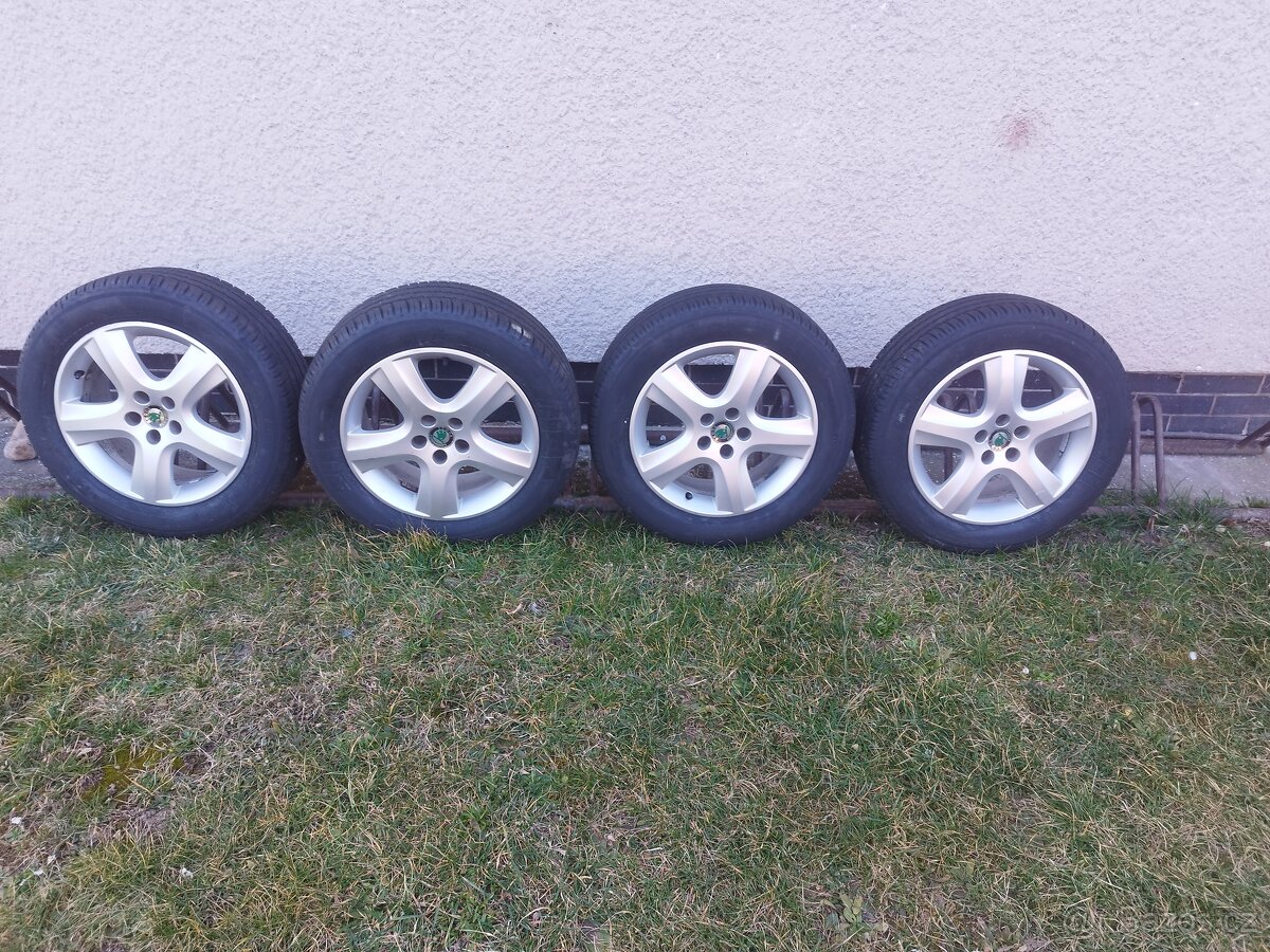 ALU kola 5x100 R16 Knife original Škoda+nové pneu 205/55R16