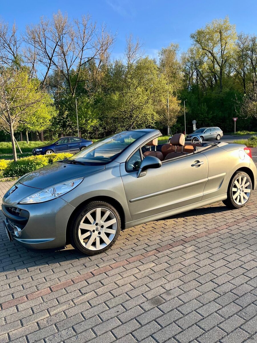 🚗 Peugeot 207 CC kabriolet, 1.6 benzín, r. 2009 – 90.000 Kč