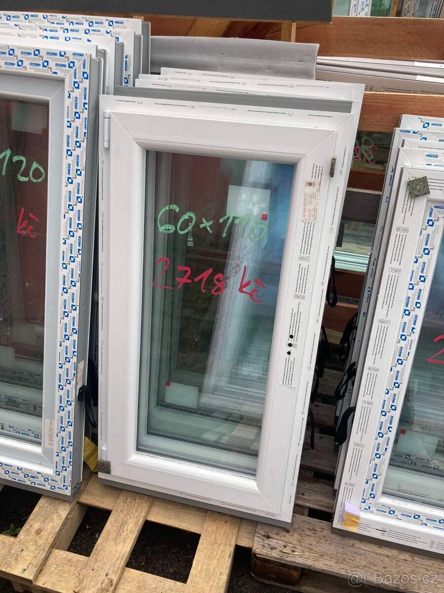 Prodám plastové okno 60x110