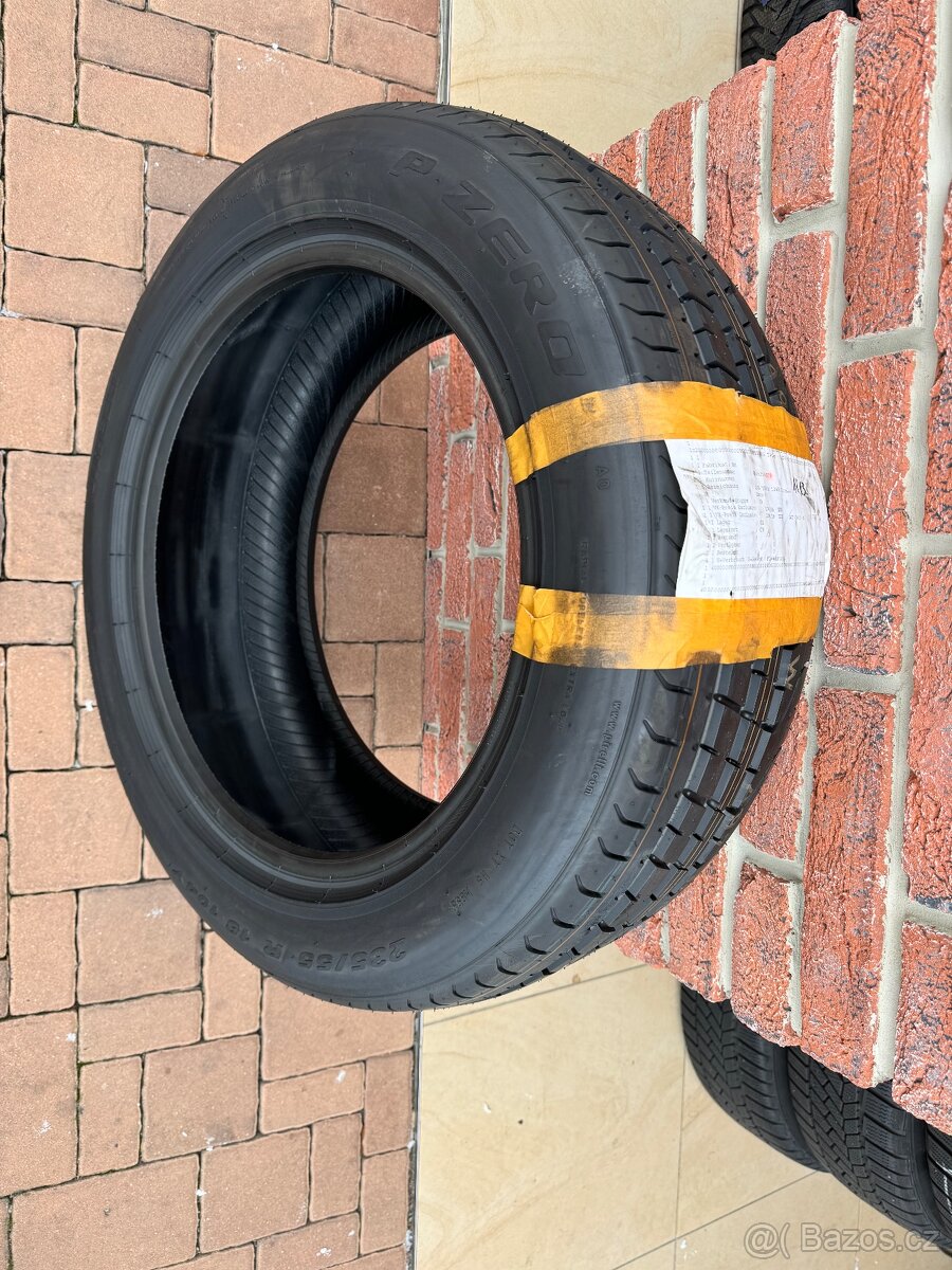 NOVÁ LETNÍ 235/55R18 PIRELLI P ZERO