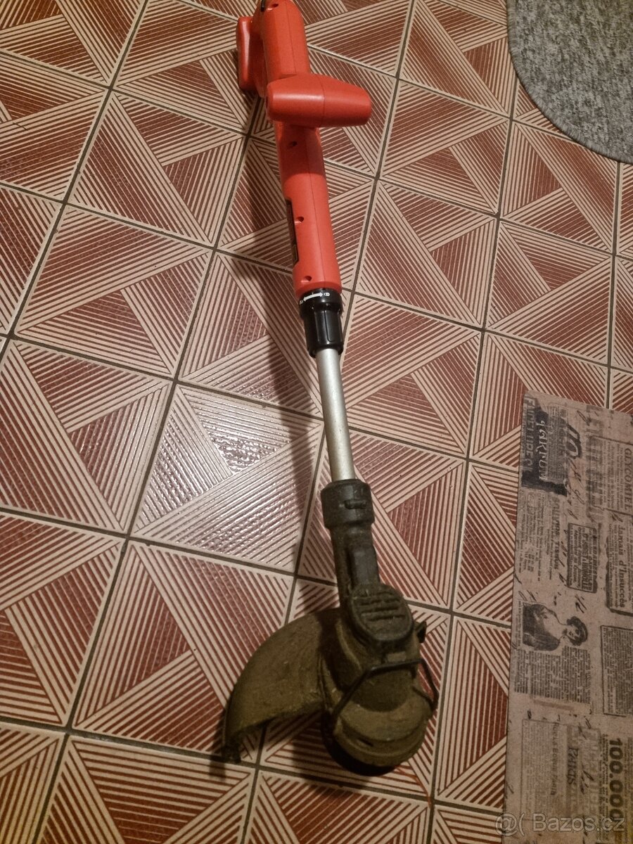 Aku strunová sekačka Black Decker st1823