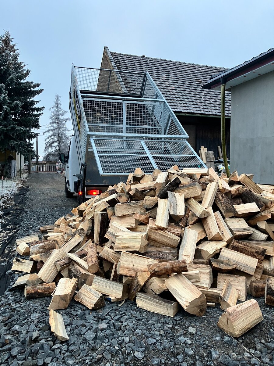 Štípané palivové dříví