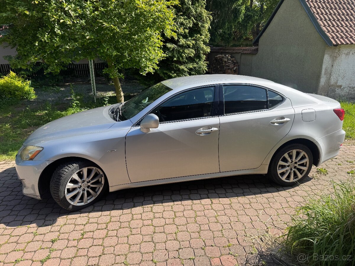 Lexus IS220d