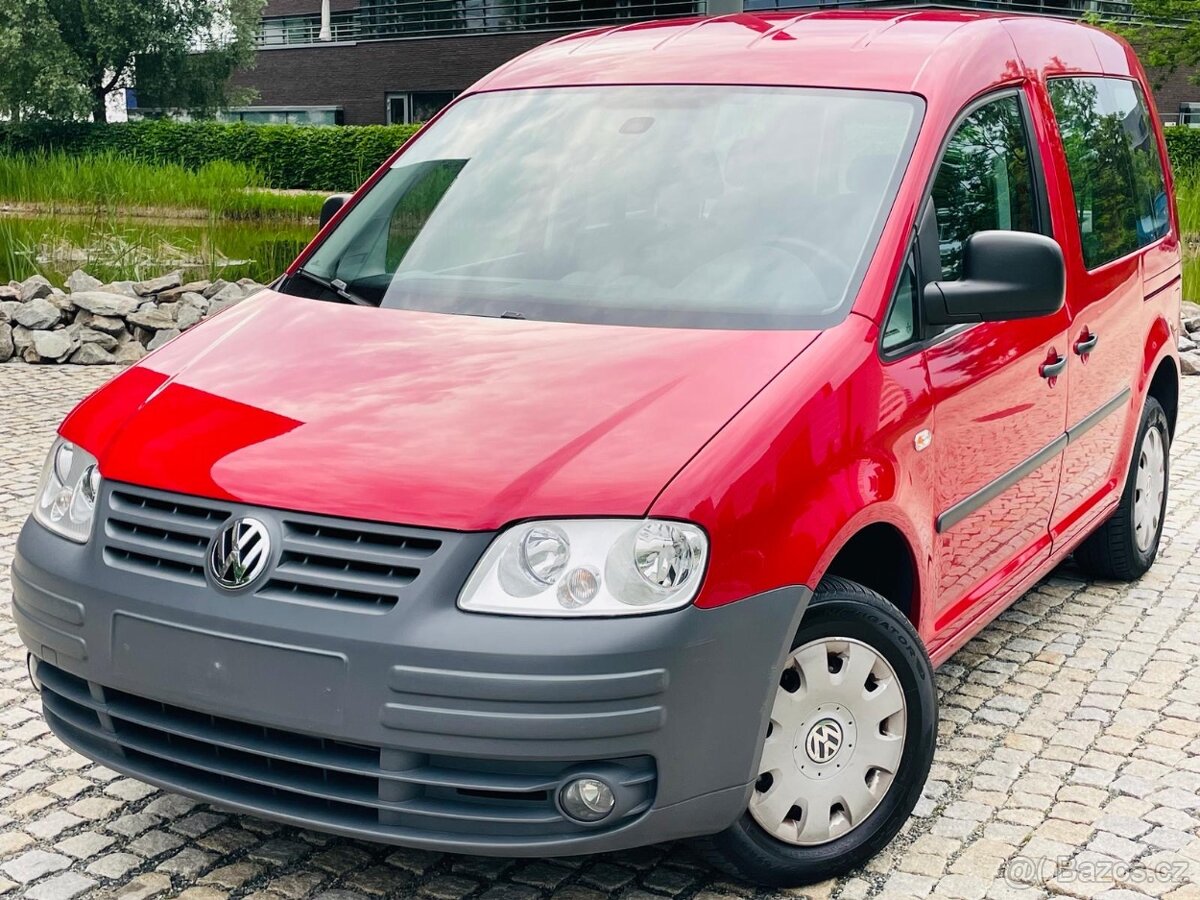 Volkswagen Caddy 1.6i 75KW MANUÁL TAŽNÉ PĚKNÝ STAV