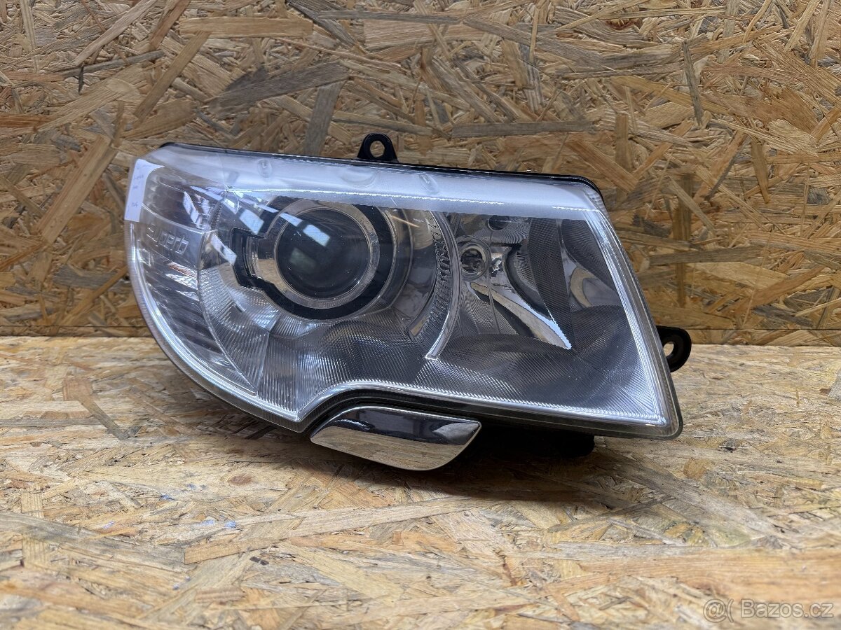 Prave predni svetlo BI-XENON Skoda Superb 2 2010