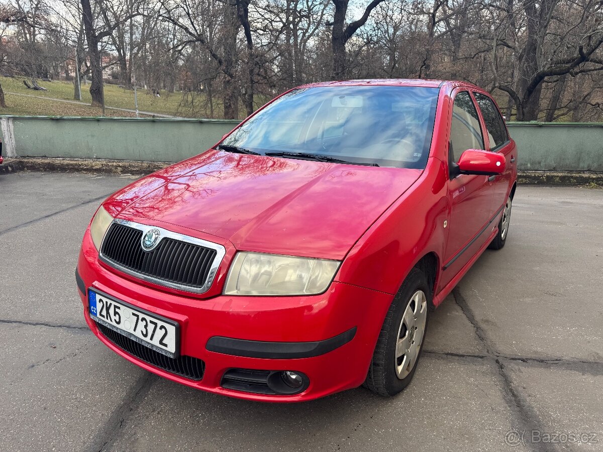 PRONÁJEM AUTA NA ROZVOZ JÍDLA - ŠKODA FABIA - VOLNÝ VŮZ