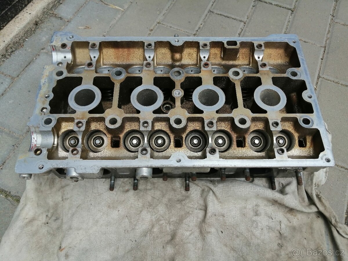 Hlava motoru