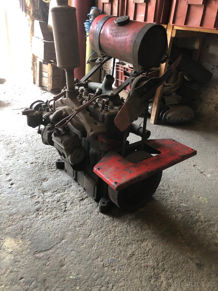 Stabilni historický motor