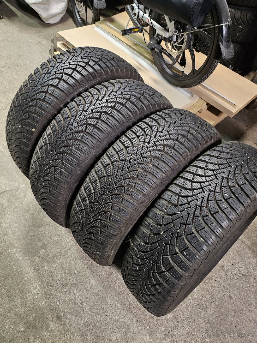 Good Year Ultra Grip  205/60 R16 92H