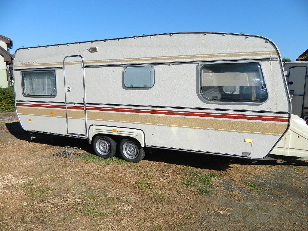 Dvouosý karavan Wilk Stern de luxe