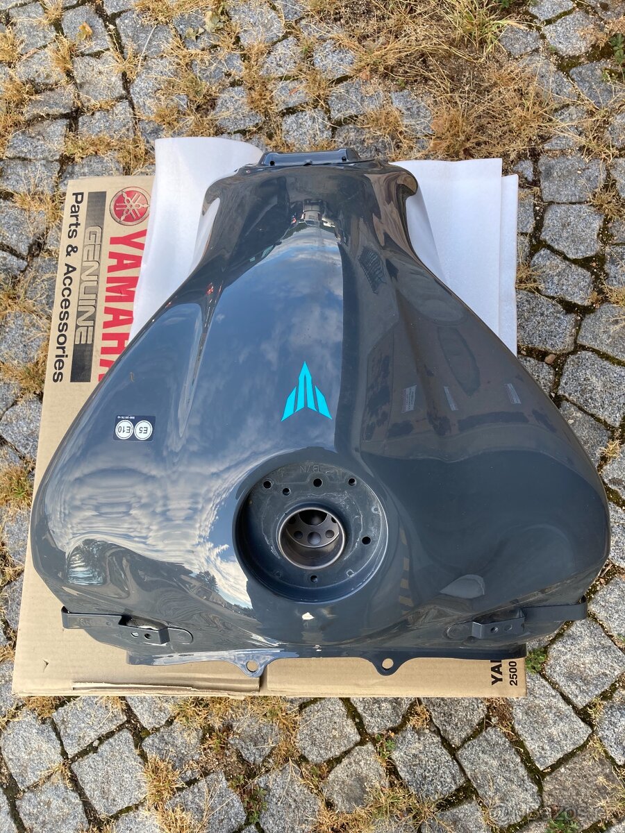 Yamaha MT orig.nádrž
