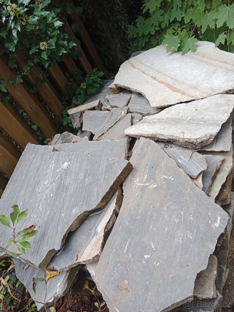 Přírodní štípaný kámen, dlažba venkovní