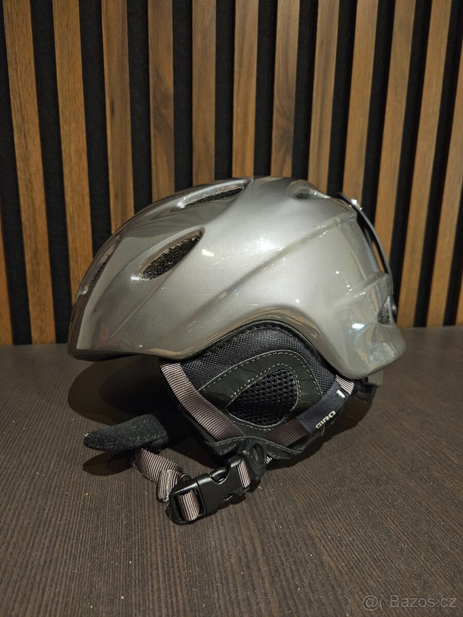 Dámská lyžařská helma GIRO