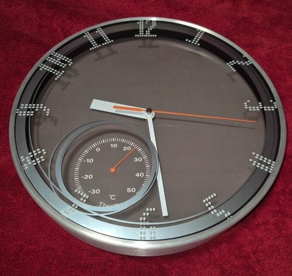 Nástěnné kovové hodiny s teploměrem,průměr 30,5cm