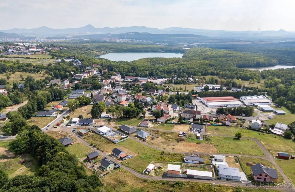 Stavební pozemek - Dubí, Mstíšov