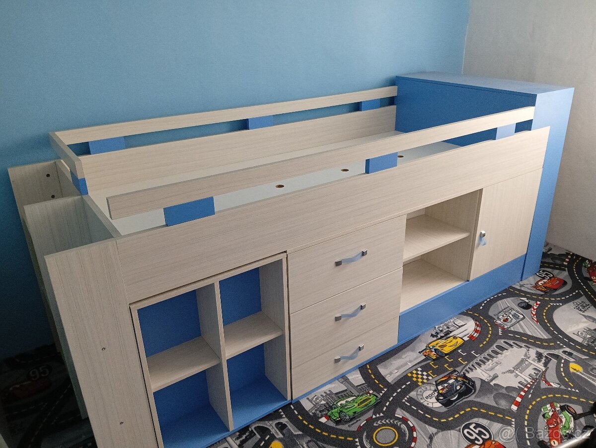 Prodám dětskou patrovou postel s komodou