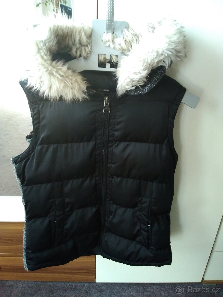 Dámská zimní vesta Zara velikosti M.