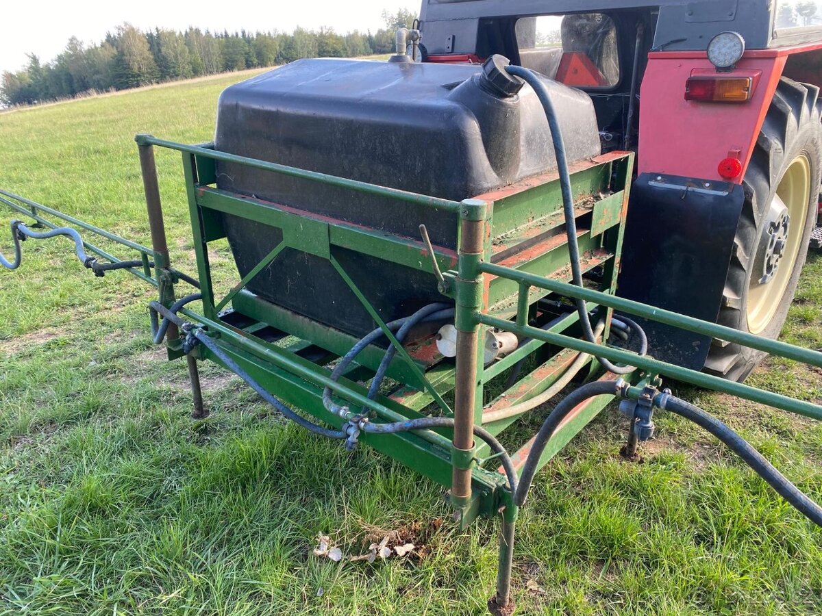 Postřikovač za traktor