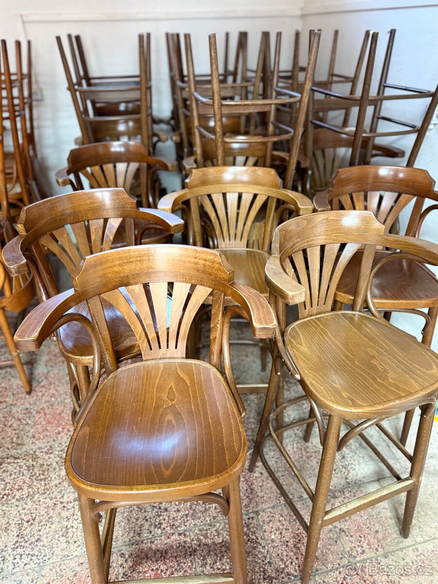 Barové židle Ton 27 kusů.