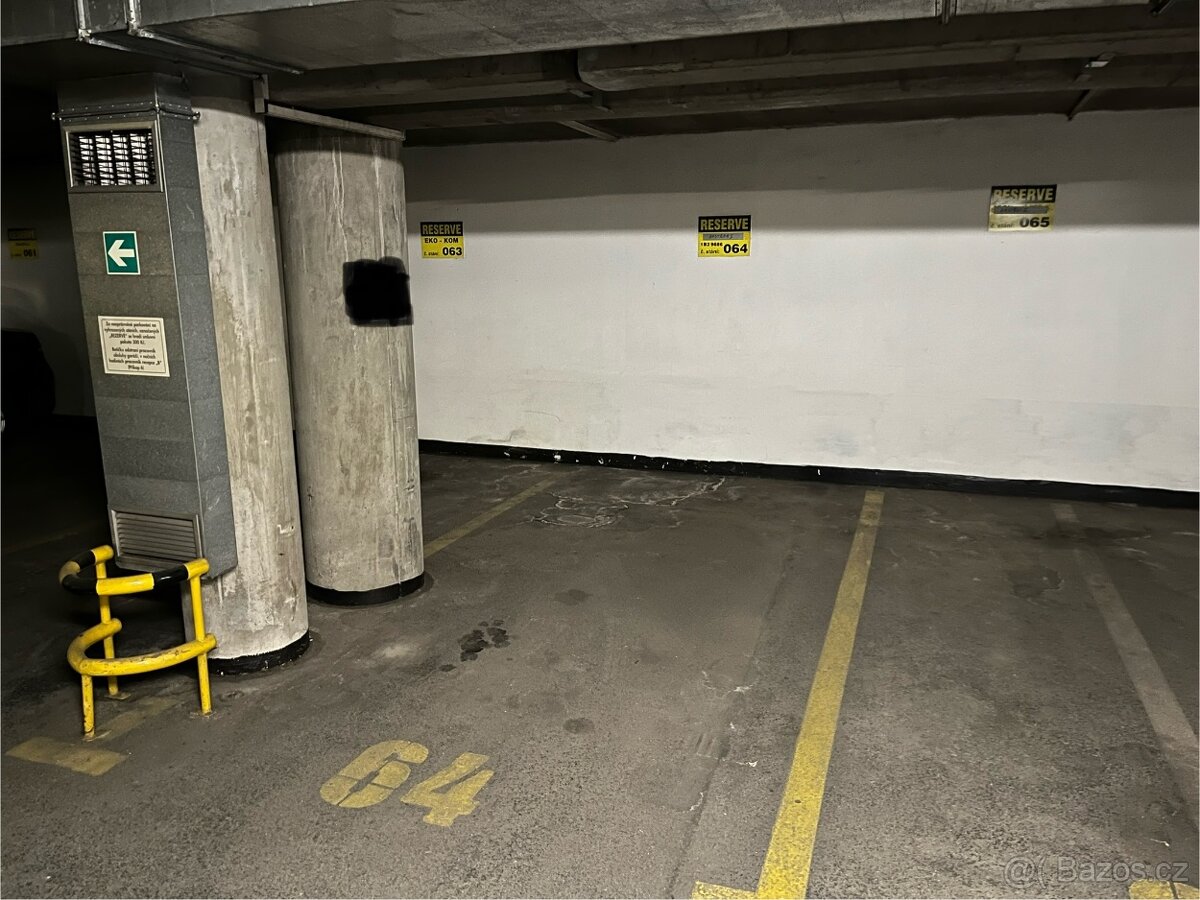 Dvě garážová stání v obchodním centru IBC Brno na Příkopě