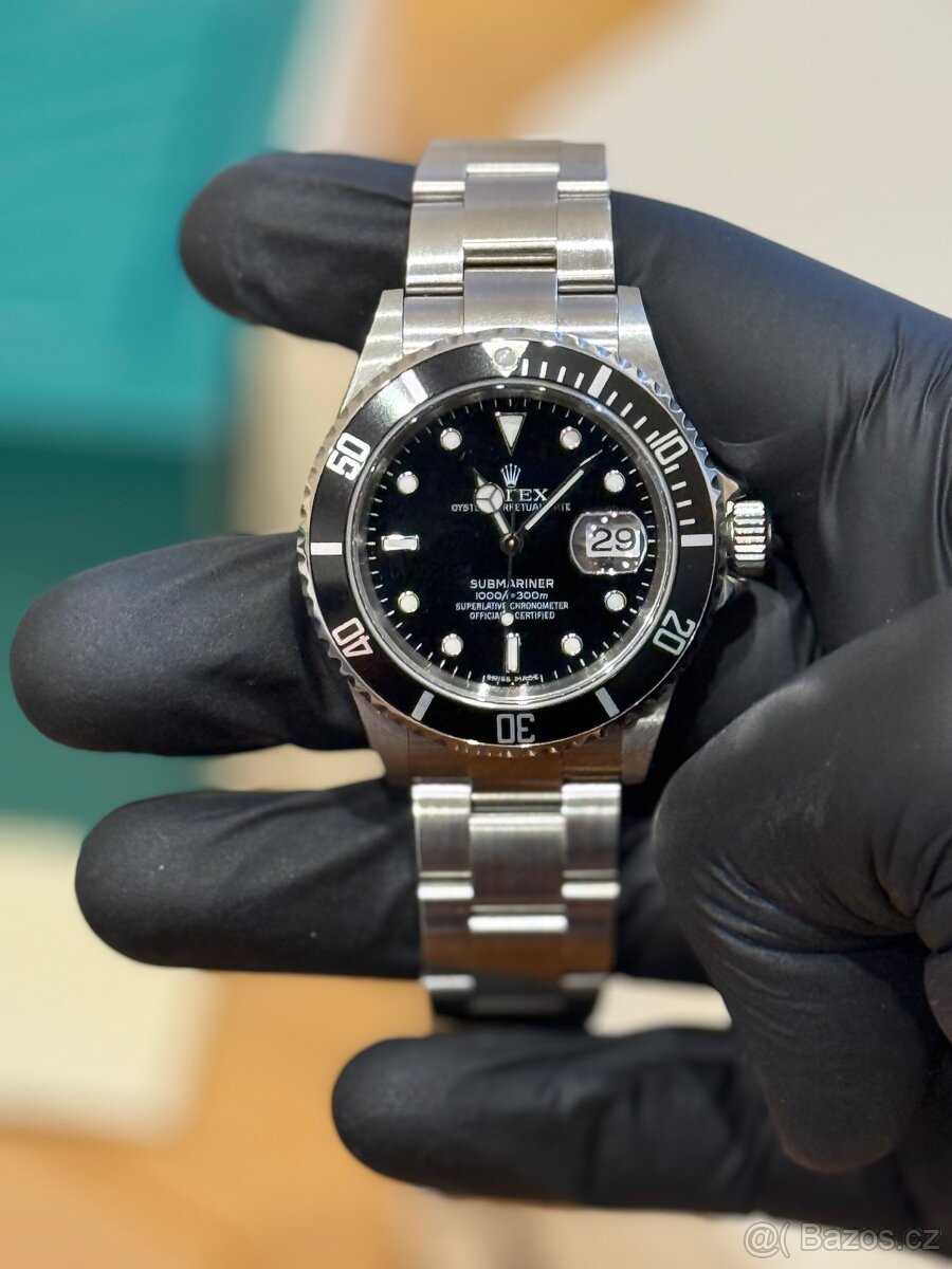 Rolex Submariner 16610LN (2010) – NOS, Full Set