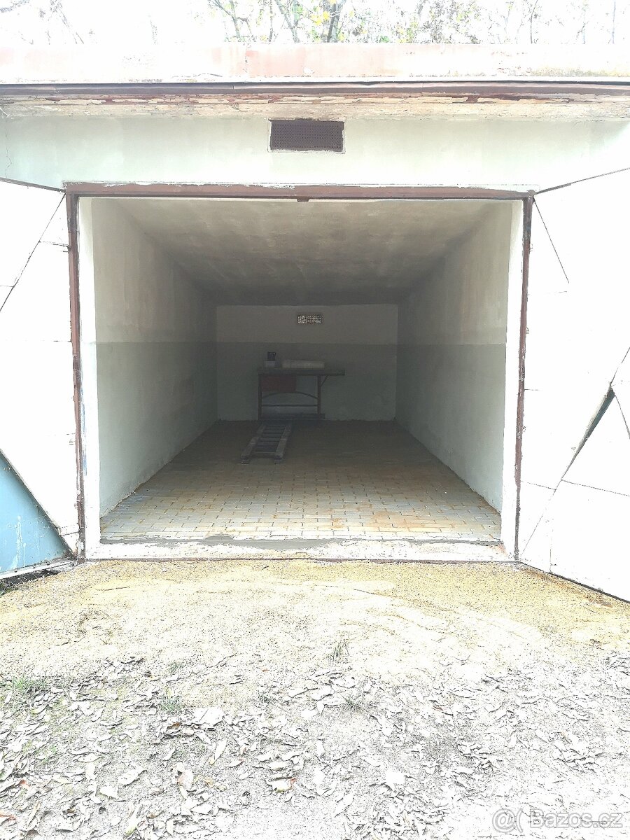 REZERVACE Pronájem garáže/skladu 20 m2, Jihlava