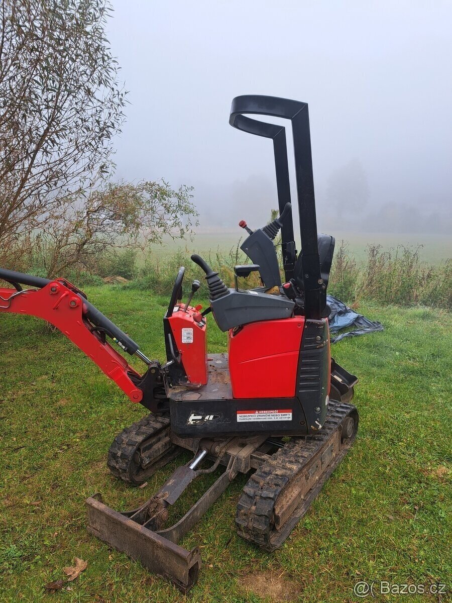 Pronájem minibagr Bobcat a minidumper