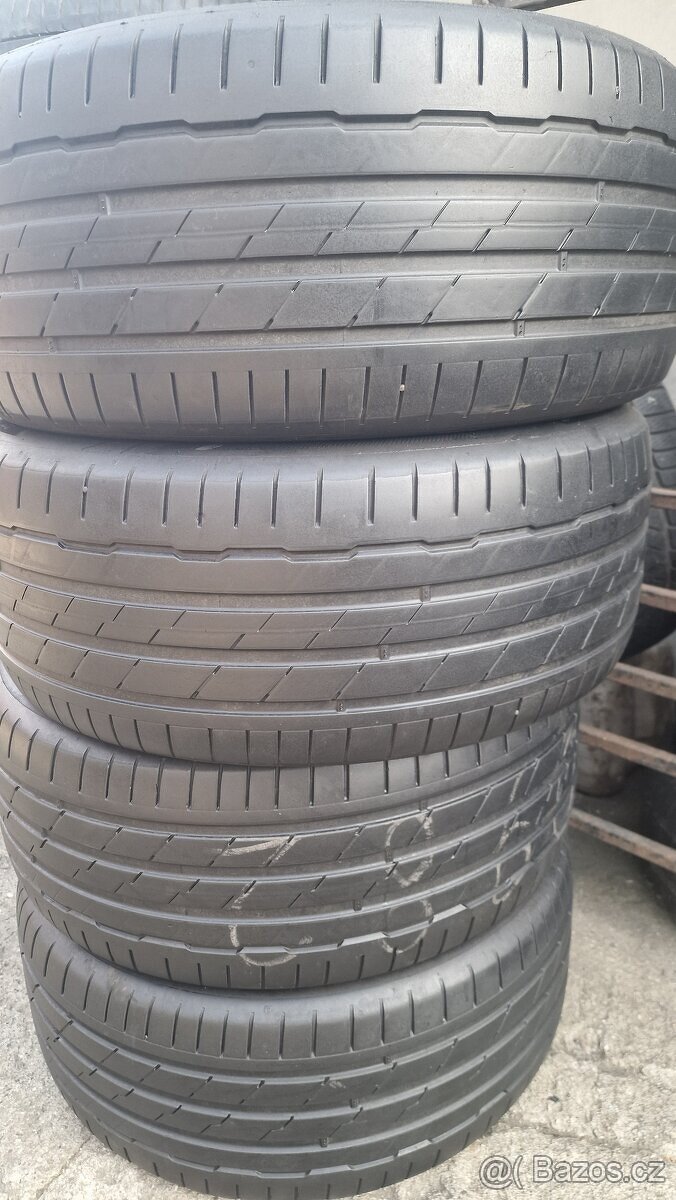 PRODÁM 4 LETNÍ PNEU HANKOOK 245/45/18 CENA JE ZA 4 KUSY PNEU