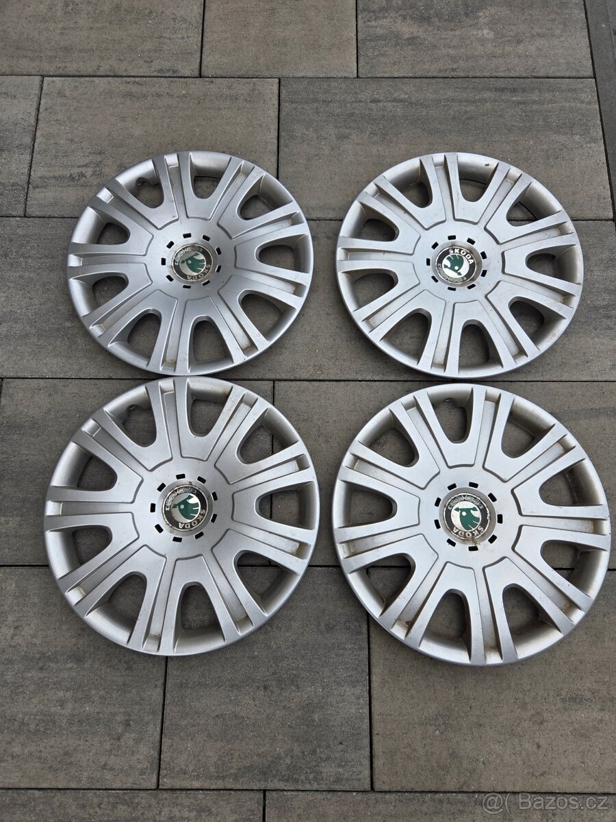 Originál Poklice Škoda R15