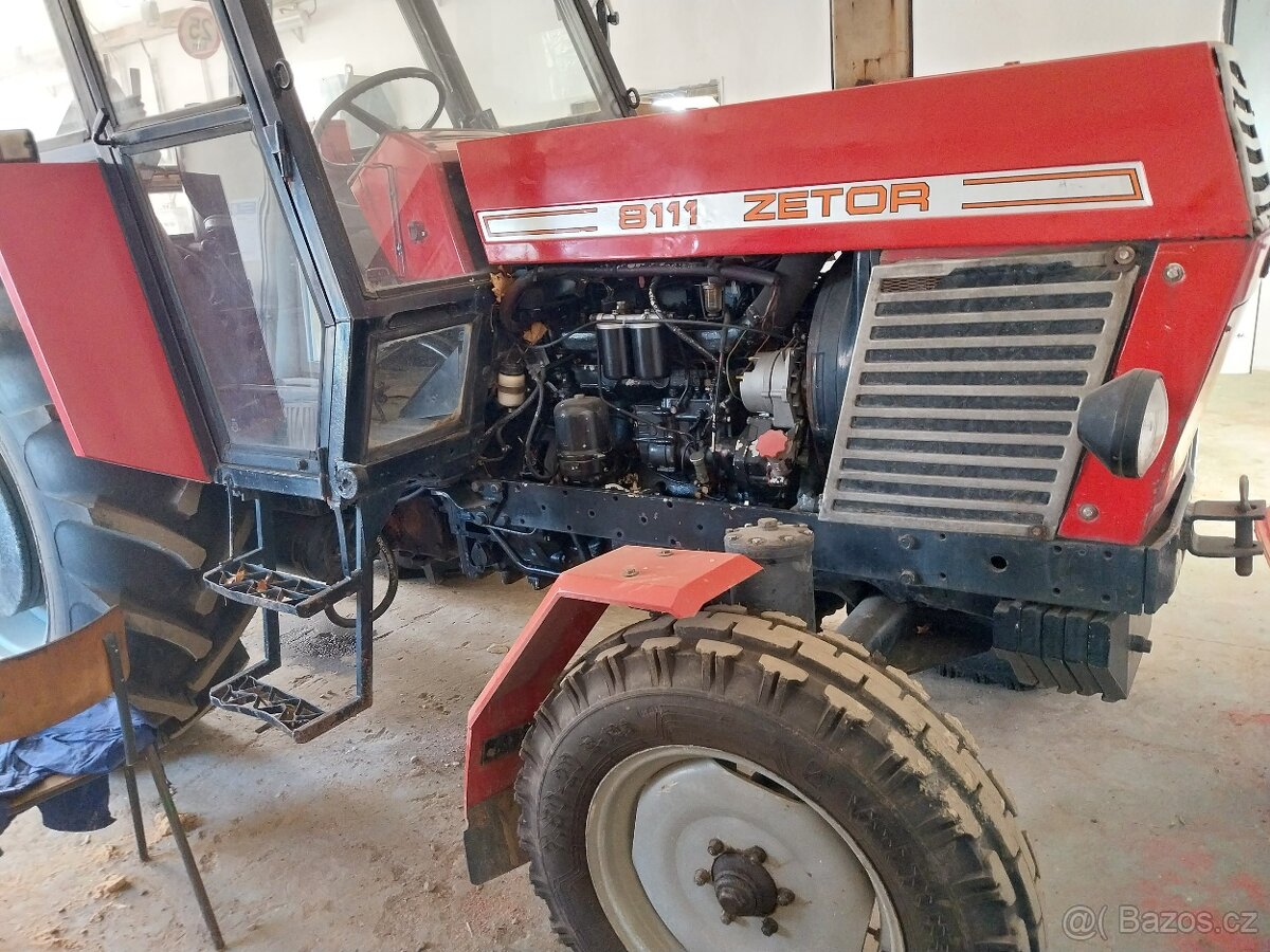Traktor 8011