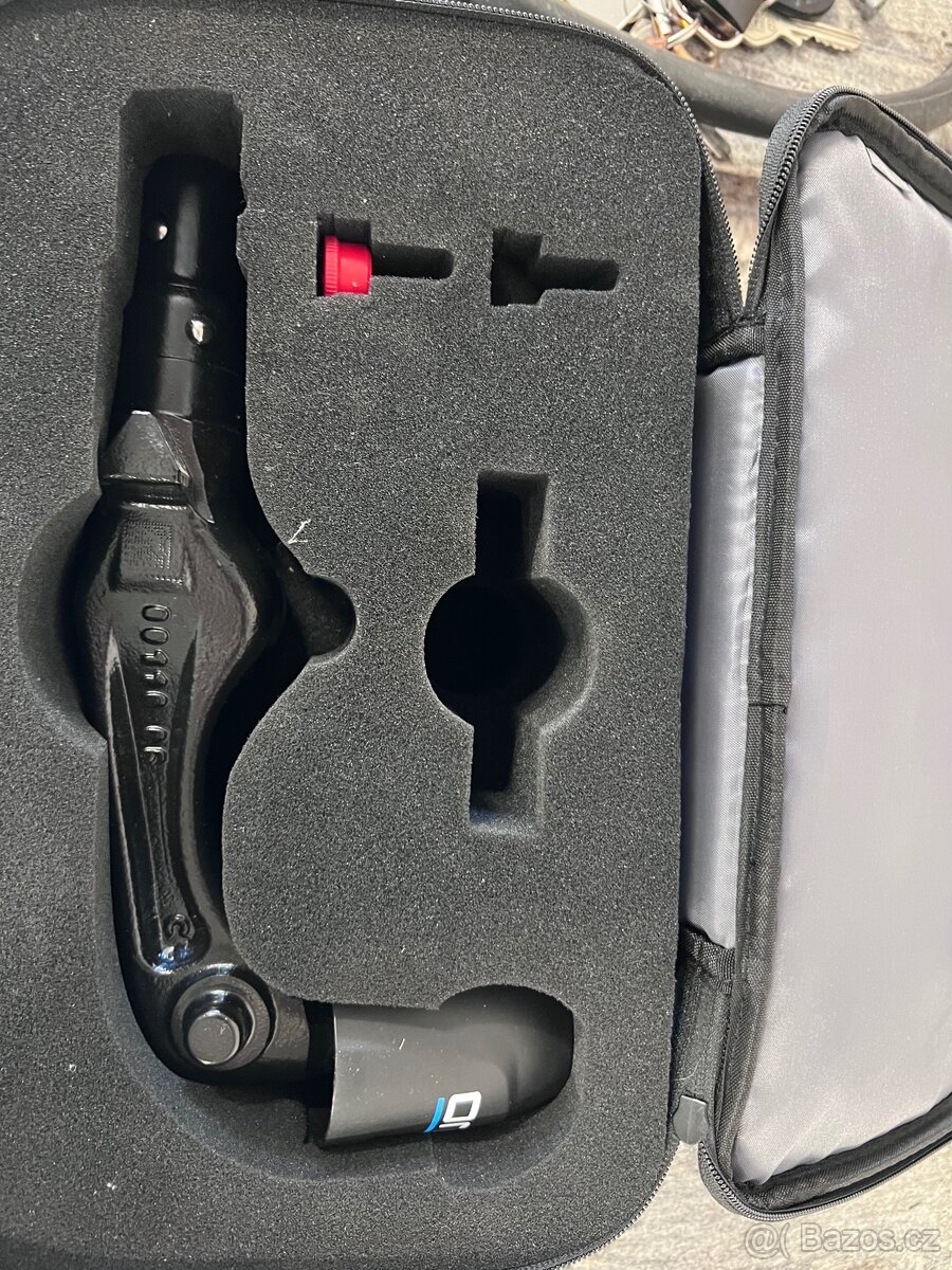 Tažné zařízení Tesla Y