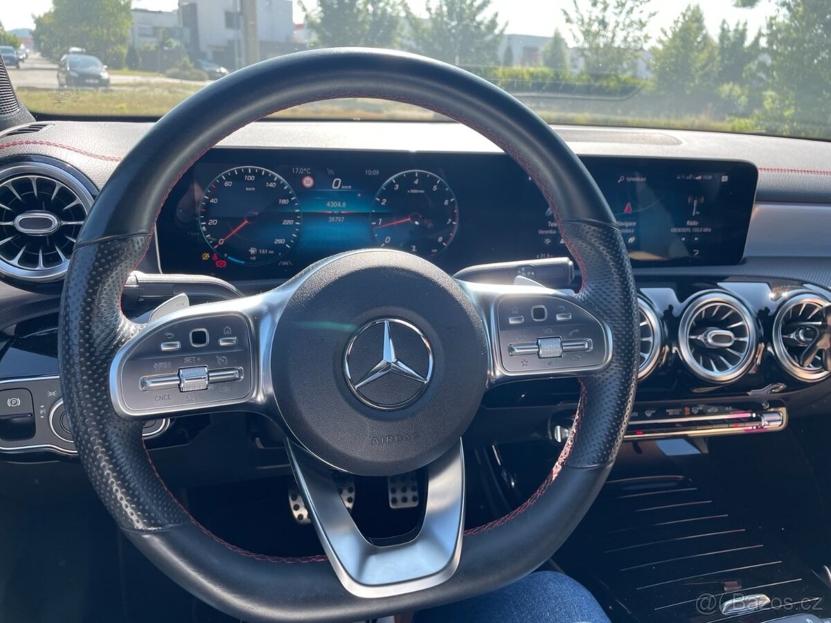 Mercedes Benz CLA 180 AMG coupe