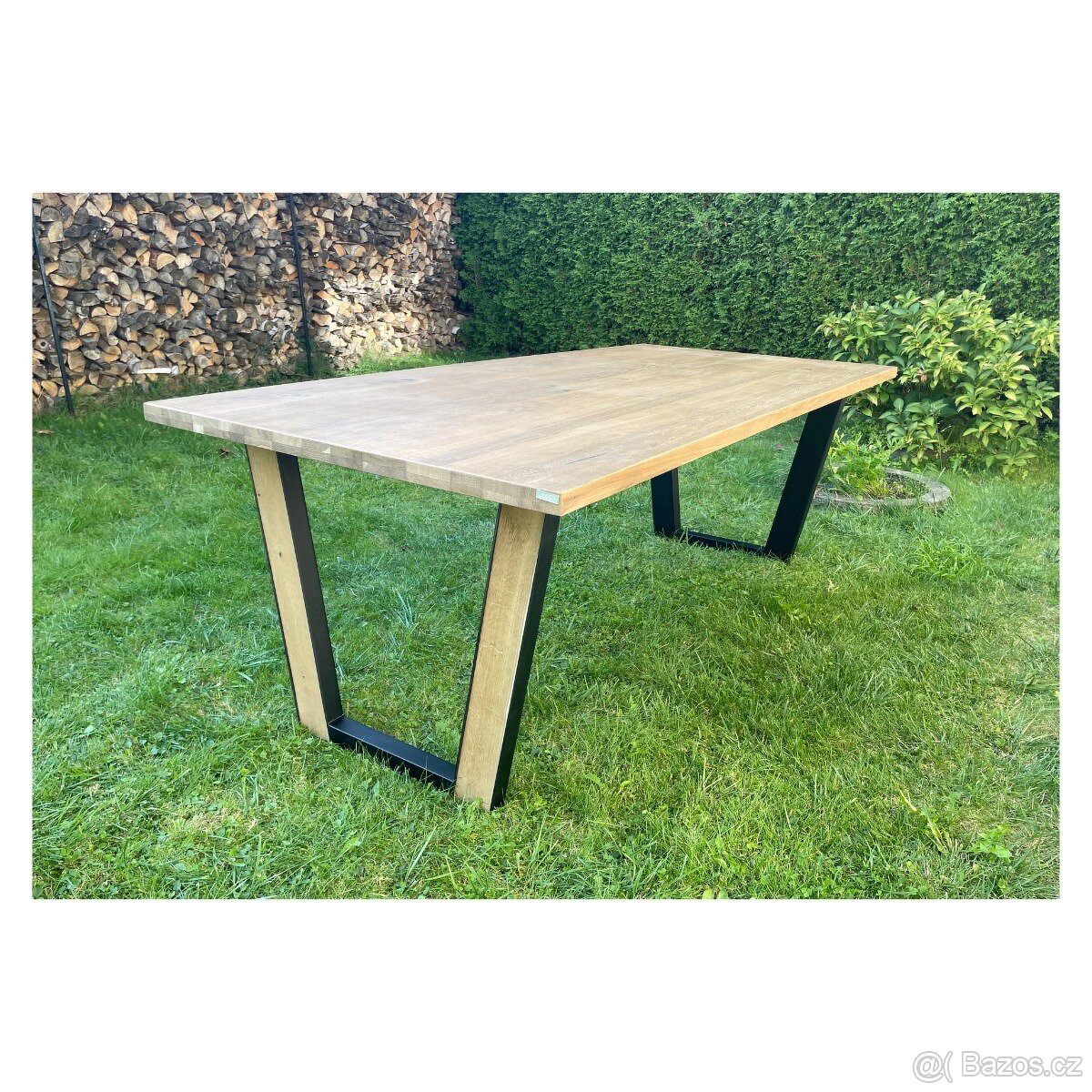 Masivní nerozkládací jídelní stůl - Metalo 220 cm