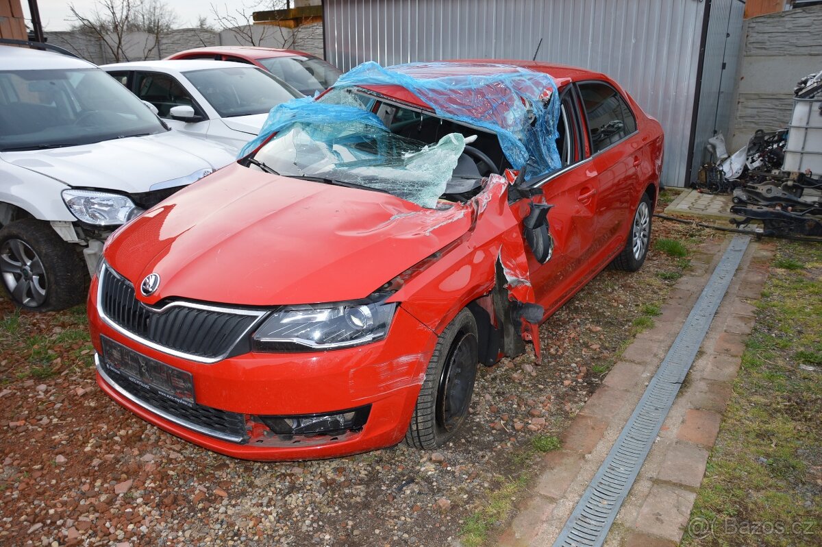 Škoda Rapid 1.0TSI 70kW 87tkm klima park výhřev xenon