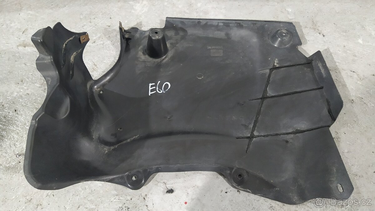 bmw e60 e61 kryt vana akumulátoru