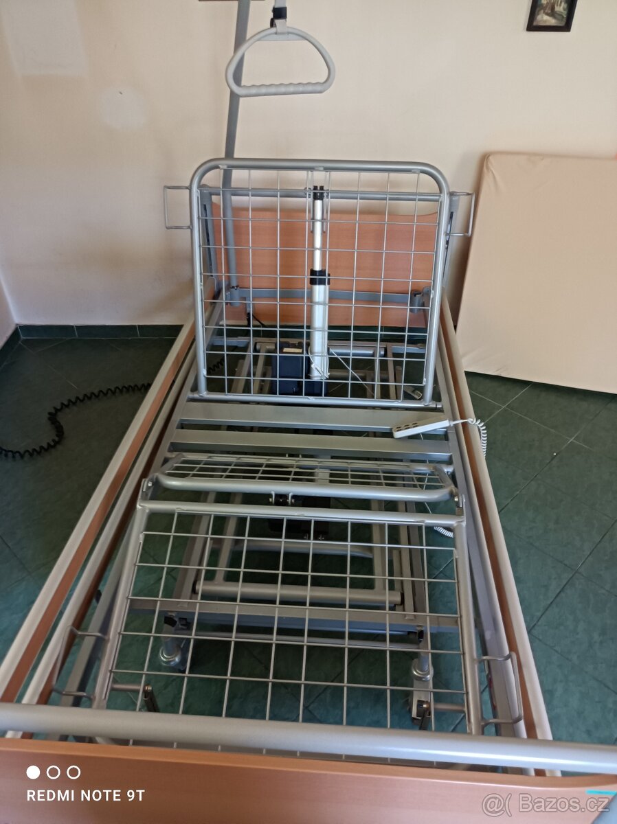 Zdravotní elektrickou polohovací postel