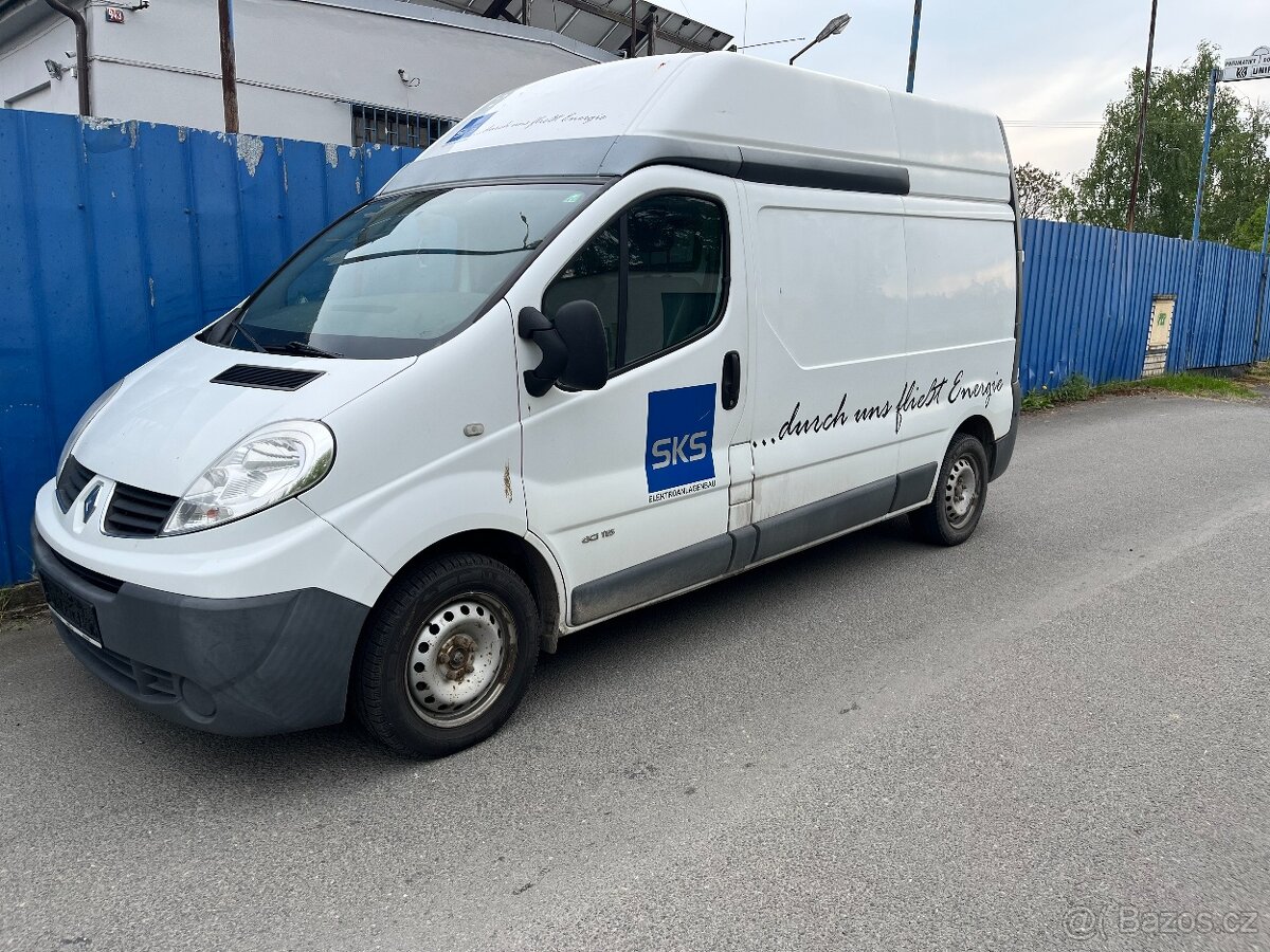 Renault Trafic 2.0Dci rok 2010 MOTOR