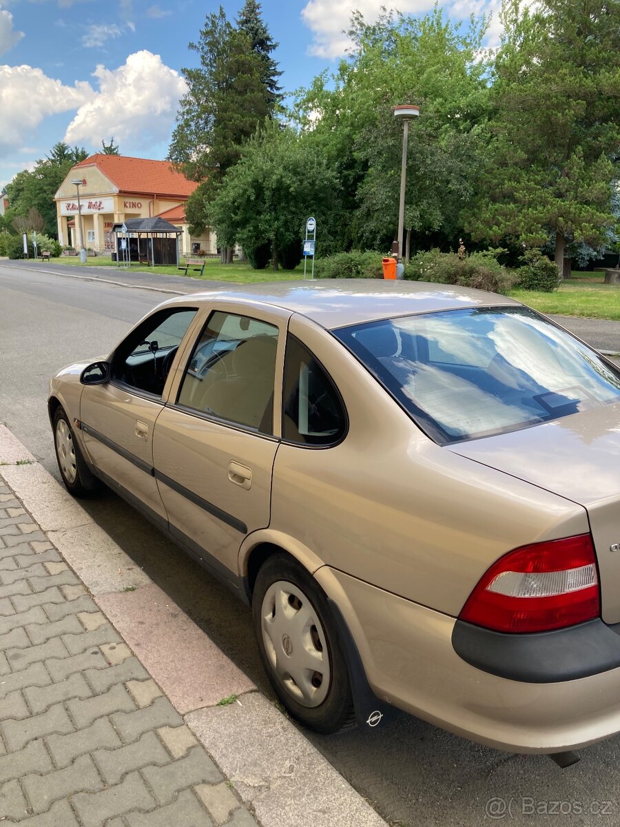 Opel Vectra B 16V 2.0 benzín 100 kw rok 1997