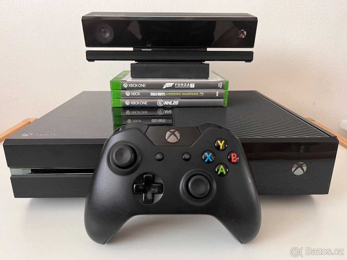 Xbox One + Kinect (pohybový senzor) + gamepad + hry
