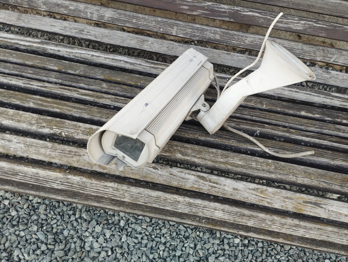 Bezpečnostní kamera