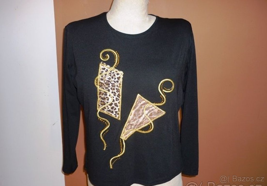 Téměř nové černé tričko s dlouhým rukávem, vel. 50-52.