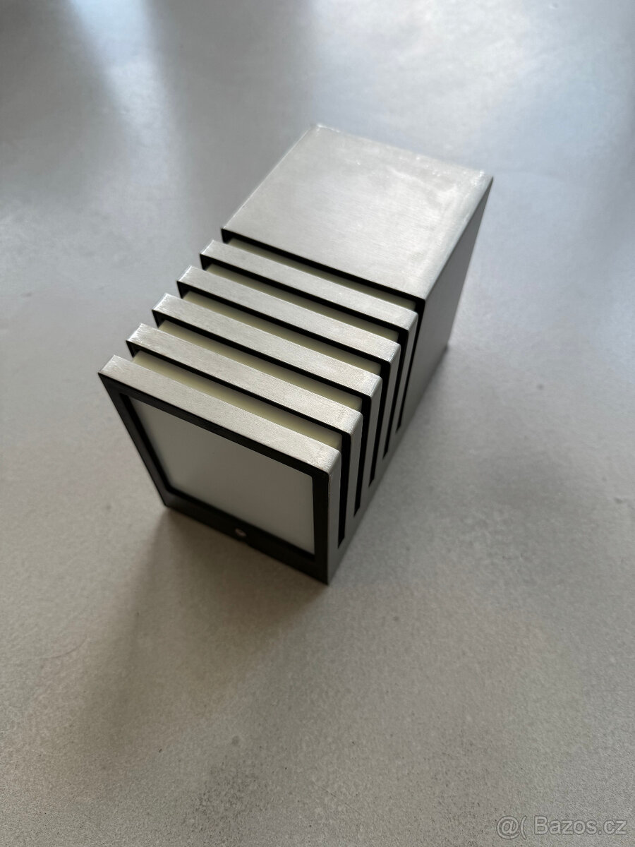 Venkovní nerez svítidlo na fasádu PHILIPS Massive Veranda