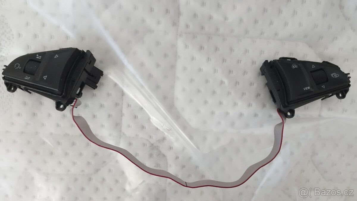 Multifunkční tlačítka volantu Škoda