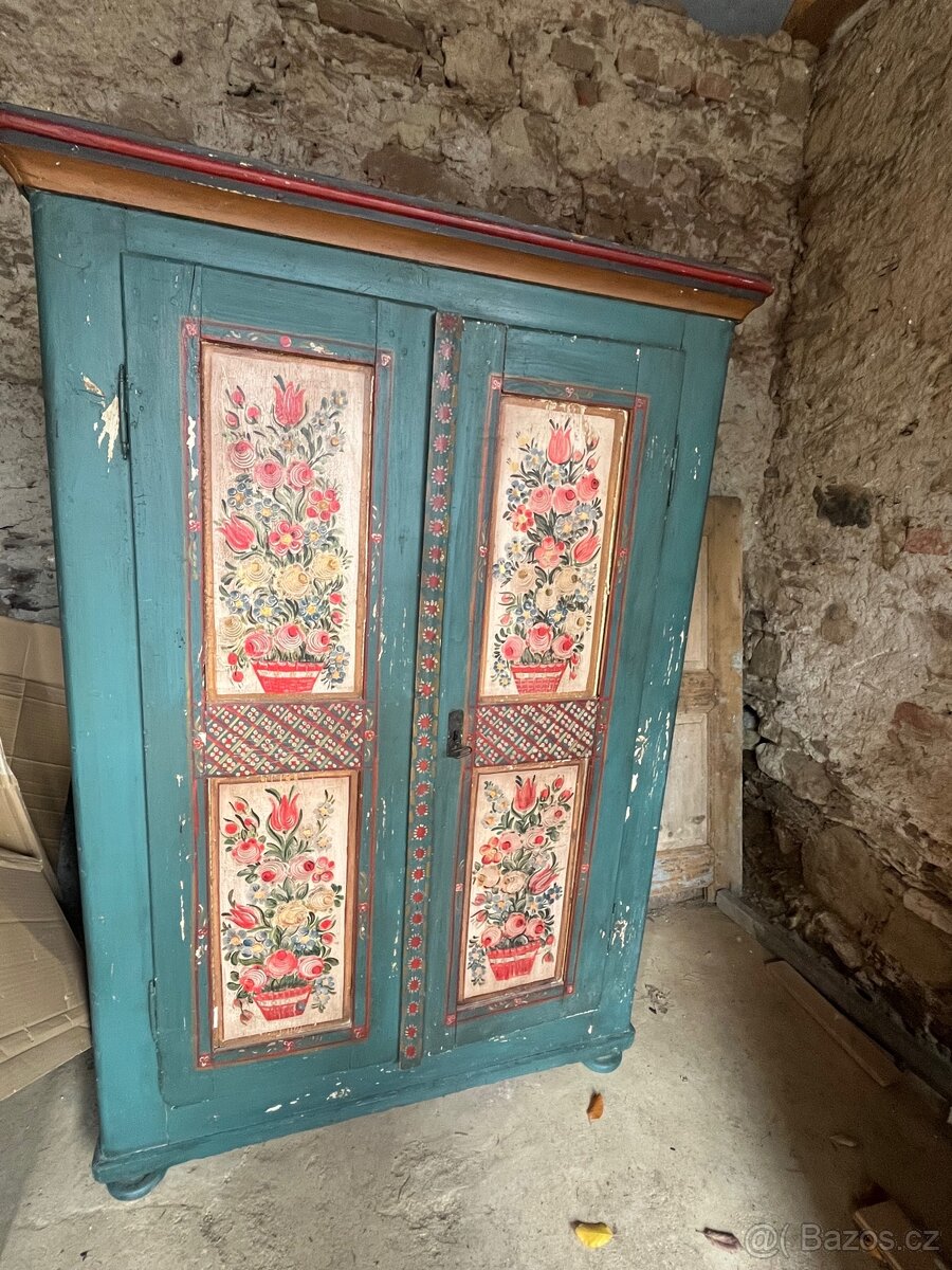 Skříň stará malovaná