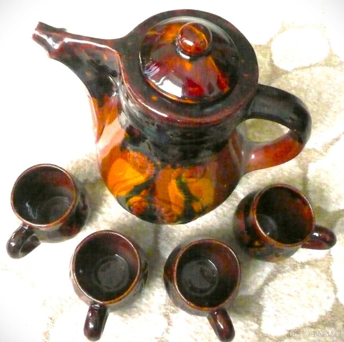 DŽBÁNEK SE ČTYŘMI KALÍŠKY