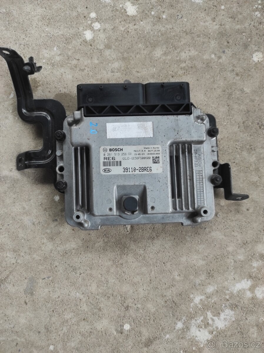 Jednotka motoru Kia Ceed JD 0261S13256