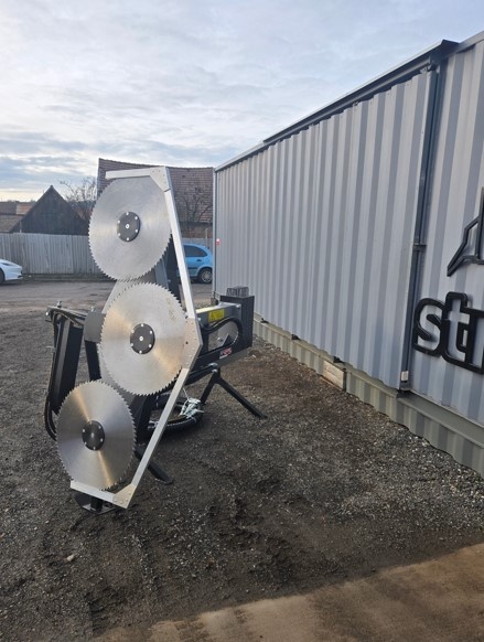 Jansen AS-600 Čelné nože na traktor