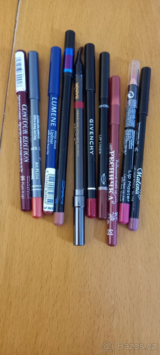 Sada nových konturek na rty